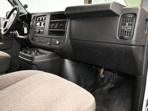 Used 2020 GMC Savana 3500 LT w/ LT Preferred Equipment Group image 39