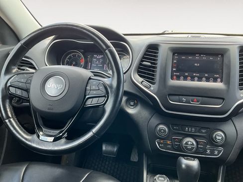 Used 2020 Jeep Cherokee Latitude Plus AWD/4WD image 10