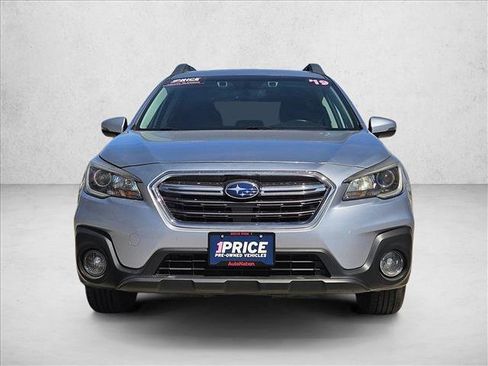 Used 2019 Subaru Outback 2.5i Premium image 2