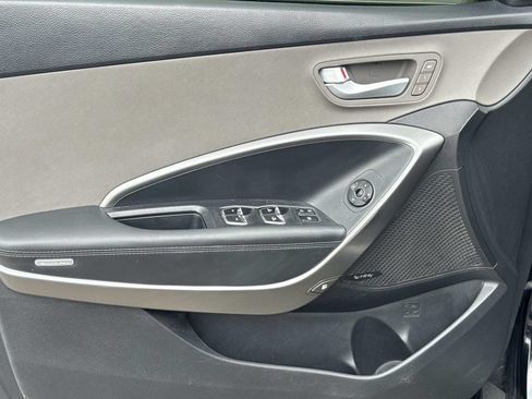 Used 2018 Hyundai Santa Fe Sport w/ 2.4L Tech Package 04 FWD image 17