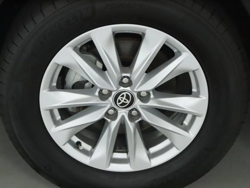 Used 2024 Toyota Corolla Cross LE FWD image 35