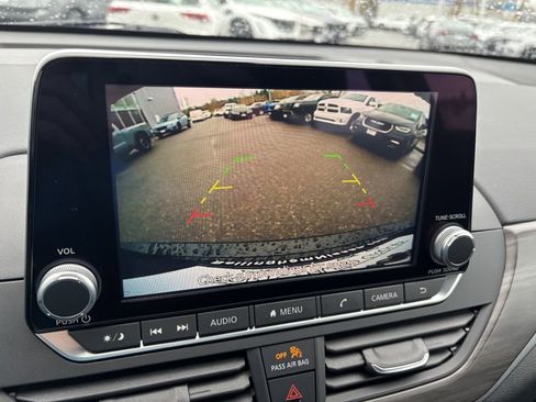 Used 2025 Nissan Altima 2.5 SV image 30