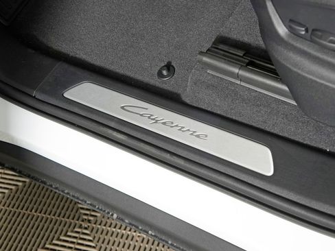 Certified 2026 Porsche Cayenne image 18