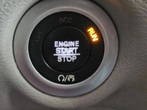 Used 2018 Chrysler Pacifica LX image 15