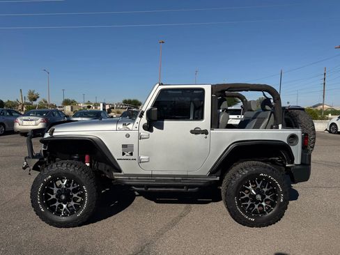 Used 2009 Jeep Wrangler X image 9
