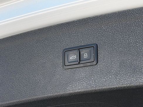 Used 2021 Audi SQ5 Premium Plus w/ Premium Plus Package image 18