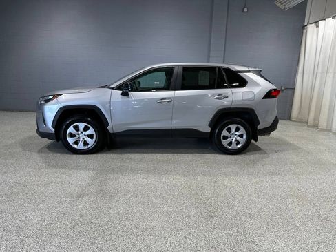 Certified 2023 Toyota RAV4 LE AWD/4WD image 6