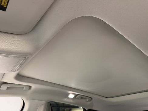 Used 2022 Ford Escape SE w/ SE Sport Appearance Package image 7