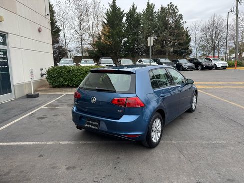 Used 2016 Volkswagen Golf S image 23