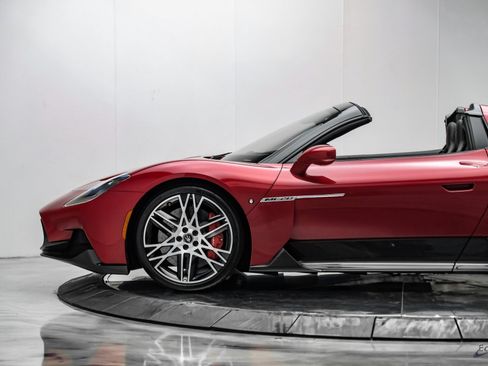 Used 2023 Maserati MC20 Spyder RWD image 11