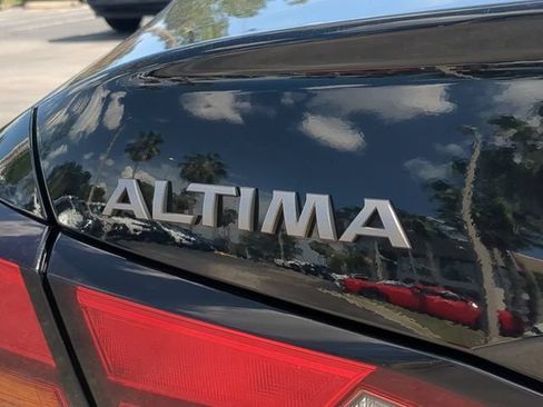 Used 2024 Nissan Altima 2.5 SR FWD image 13