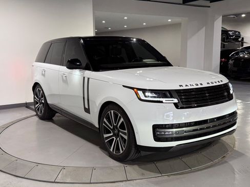 Used 2023 Land Rover Range Rover SE AWD/4WD image 6