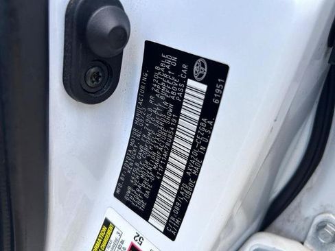 Used 2024 Toyota Camry XLE w/ Navigation Package FWD image 23