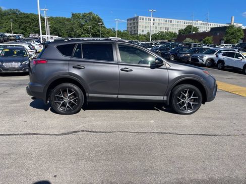 Used 2017 Toyota RAV4 SE AWD/4WD image 7