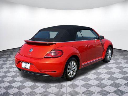 Used 2019 Volkswagen Beetle SE image 9