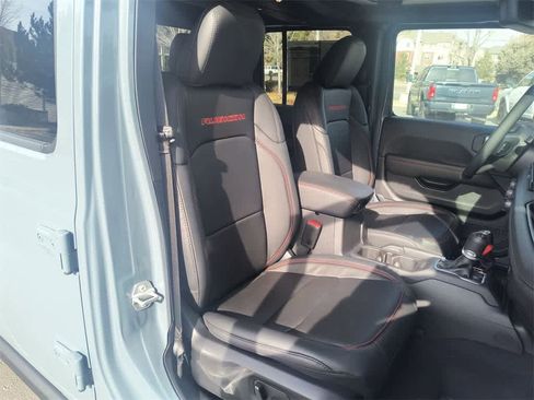 Used 2025 Jeep Gladiator Rubicon w/ Convenience Group image 24