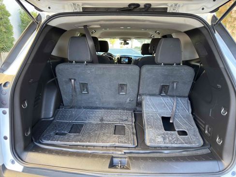 Used 2018 Chevrolet Traverse LT w/ LPO, Black Accent Package FWD image 72