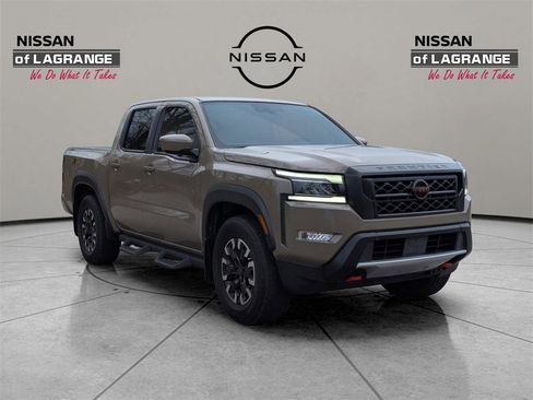 Used 2022 Nissan Frontier Pro-X w/ Technology Package image 3