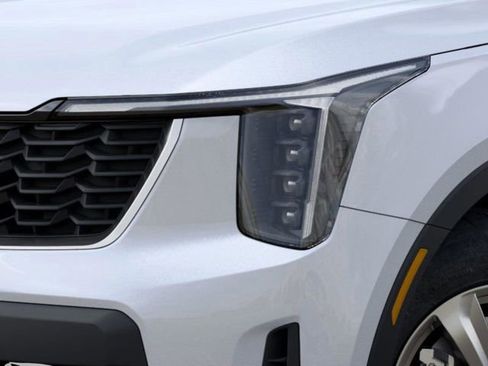 New 2026 Kia Sorento LX FWD image 11