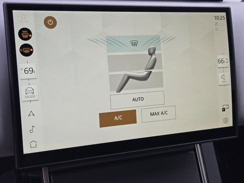 Used 2025 Land Rover Range Rover Velar Dynamic SE image 31