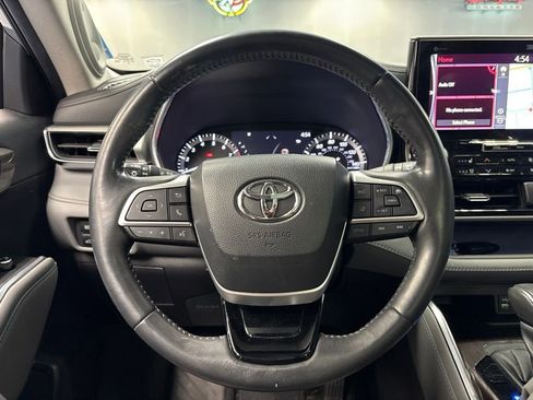 Used 2022 Toyota Highlander Platinum FWD image 44