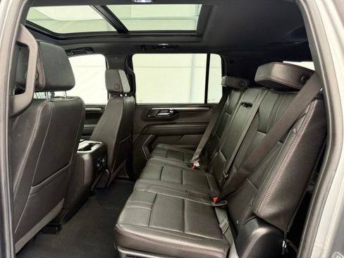 Used 2025 Chevrolet Suburban RST w/ Sun And Tow Package AWD/4WD image 19
