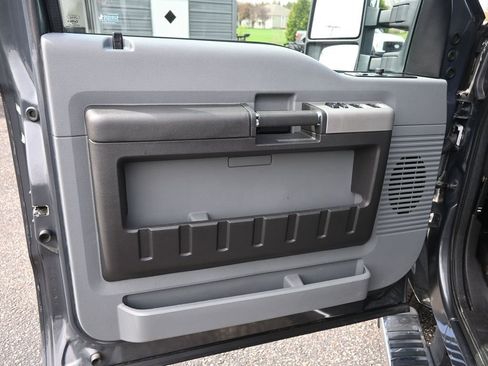 Used 2015 Ford F250 XLT w/ XLT Premium Package image 11