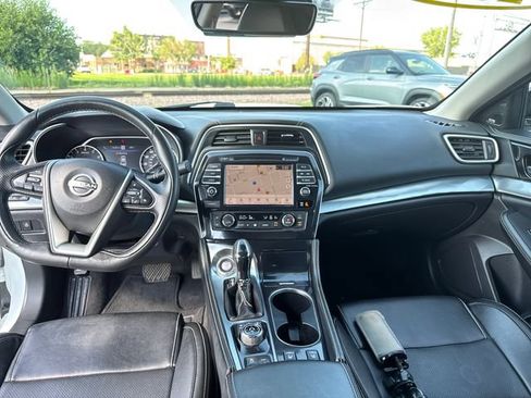 Used 2023 Nissan Maxima SL FWD image 12