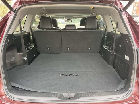 Used 2019 Toyota Highlander XLE w/ Carpet Mat Package (TMS) image 23