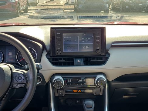 Used 2019 Toyota RAV4 XLE image 16