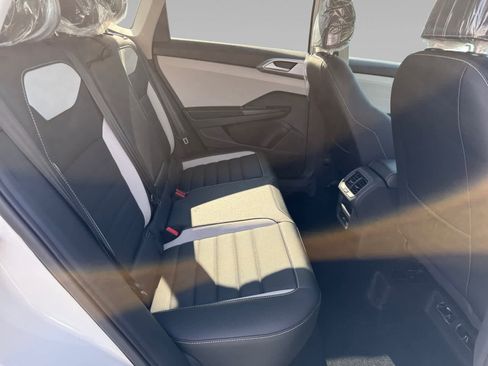 New 2025 Volkswagen Taos SEL image 13