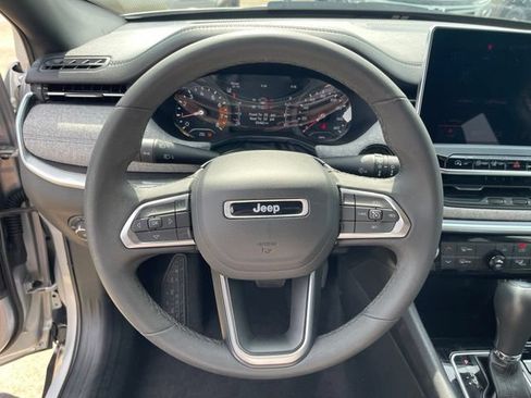Used 2024 Jeep Compass Latitude AWD/4WD image 14