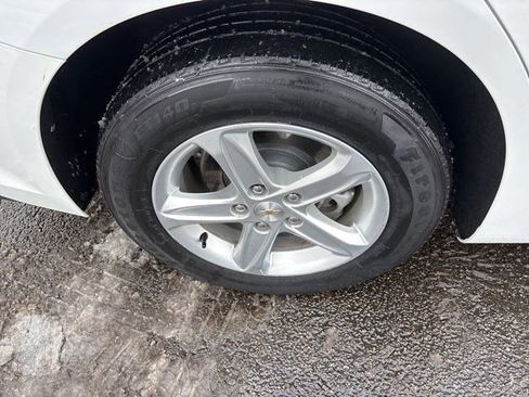 Used 2024 Chevrolet Malibu LT image 44