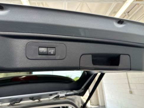 Used 2025 Toyota Grand Highlander AWD image 12