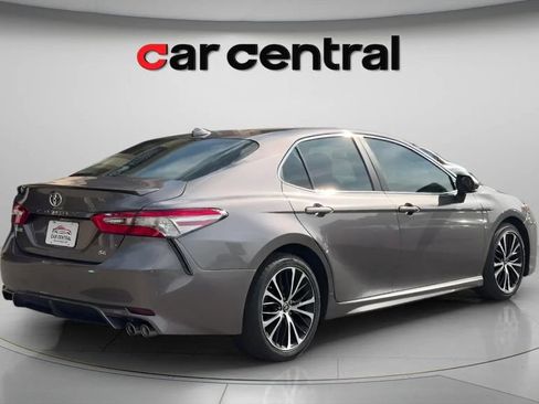 Used 2018 Toyota Camry SE w/ Audio Package FWD image 5