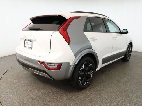 Used 2025 Kia Niro Wave w/ Wave Preserve Package image 4
