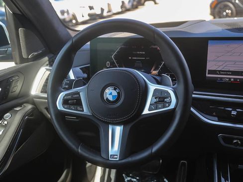 Certified 2024 BMW X7 xDrive40i w/ M Sport Package AWD/4WD image 11