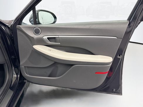 Used 2025 Hyundai Sonata SEL FWD image 31