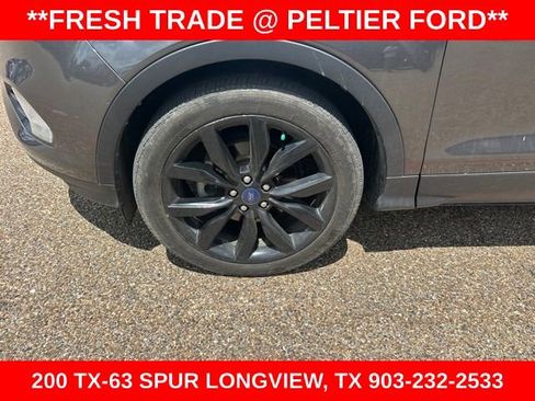 Used 2017 Ford Escape SE w/ Equipment Group 201A FWD image 5
