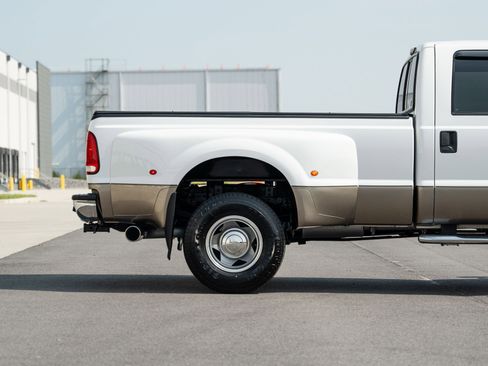 Used 2003 Ford F350 Lariat image 11
