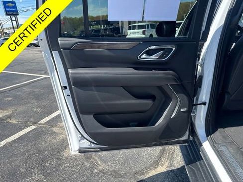 Used 2023 Chevrolet Suburban Premier AWD/4WD image 24