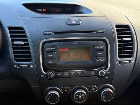 Used 2017 Kia Forte LX image 33