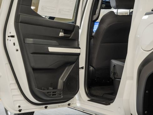 Used 2024 Toyota Tacoma TRD Off-Road image 46