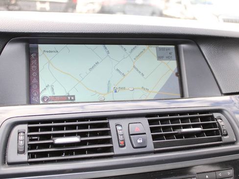 Used 2011 BMW 550i xDrive Sedan image 15