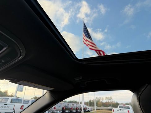 New 2025 Jeep Grand Cherokee Laredo image 21