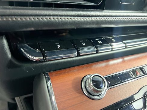 Used 2021 Lincoln Aviator Reserve w/ Equipment Group 201A AWD/4WD image 22