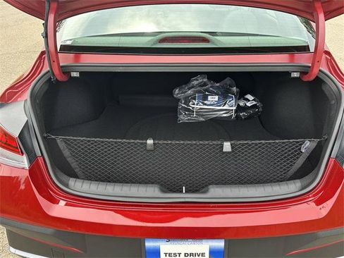 New 2025 Hyundai Elantra SEL image 18