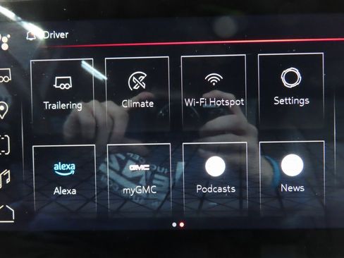 Used 2025 GMC Sierra 2500 Denali w/ Technology Package image 23