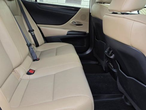 Used 2019 Lexus ES 350 w/ Premium Package FWD image 13