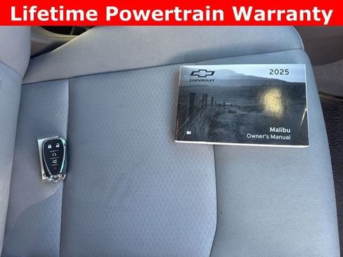 Used 2025 Chevrolet Malibu LT image 21